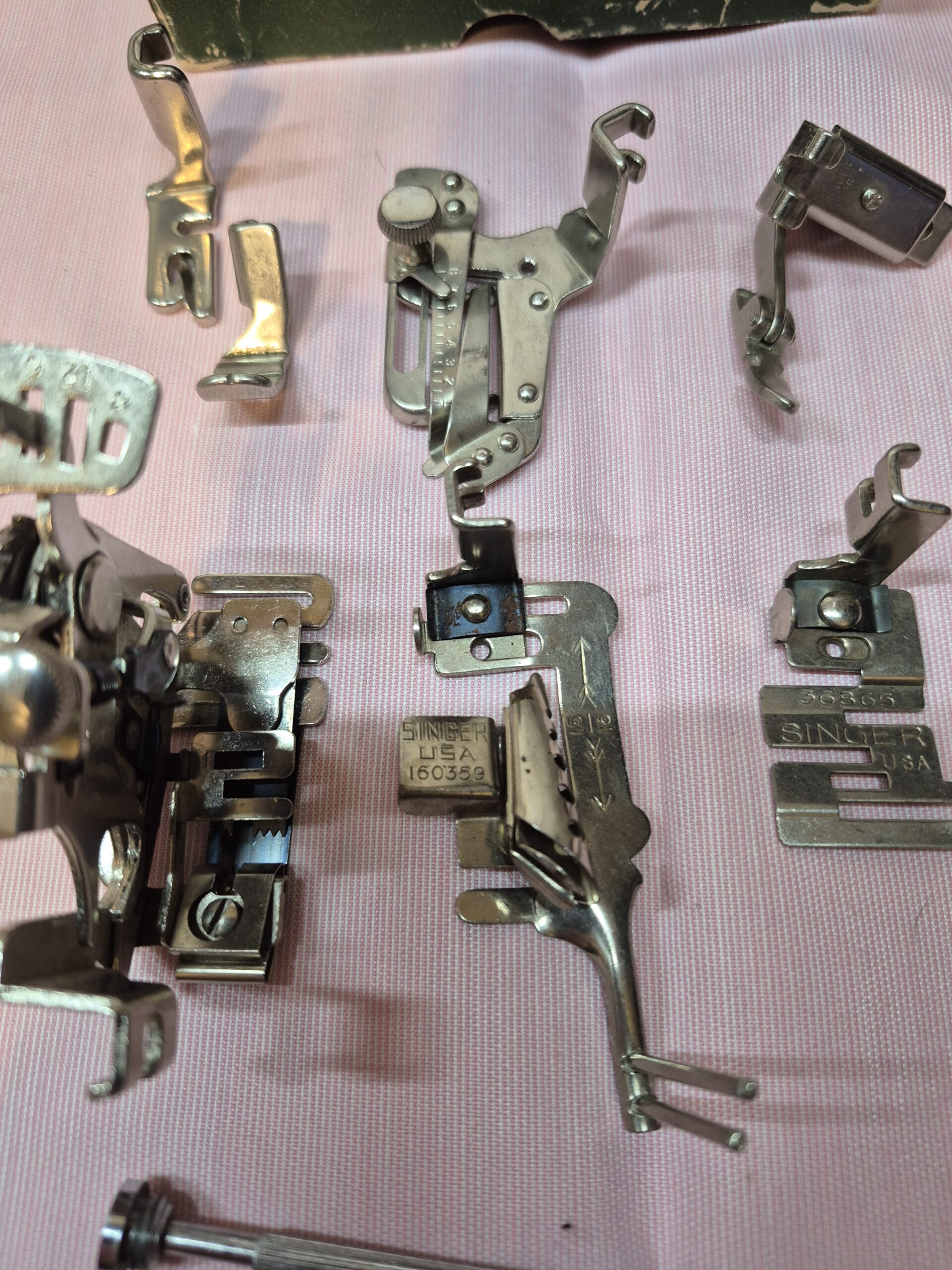 Singer Sewing Machine Attachment Set -121903 - Image 4