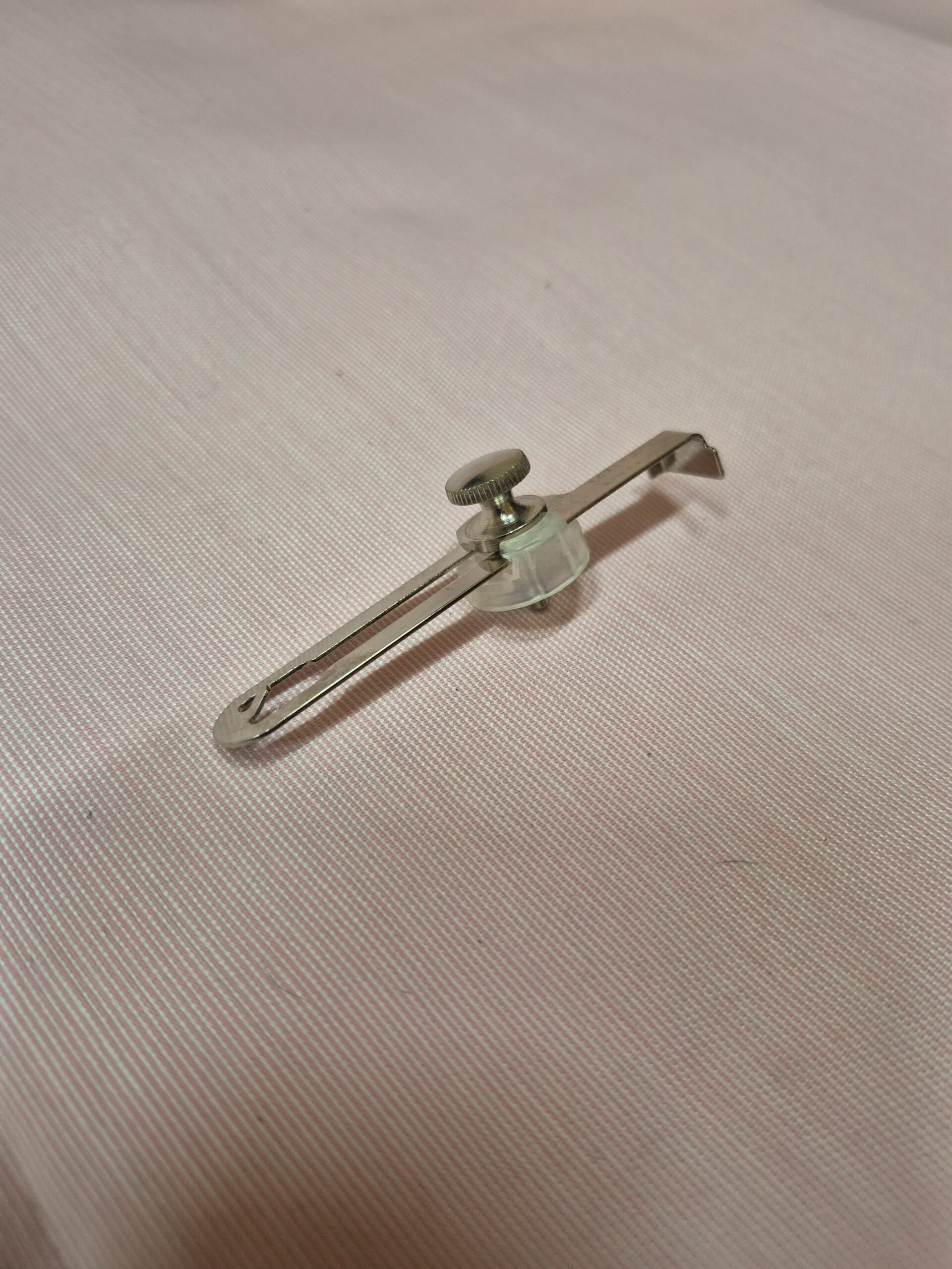 Singer Cloth Guide #161172 - Slant Needle Models 301, 401, 500, 600 Series