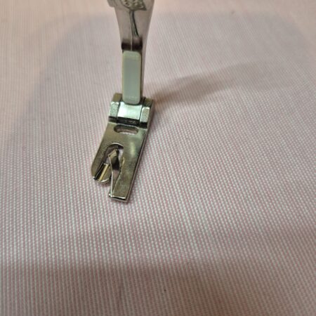 Bernina Old Style Rolled Hem Foot (Zig/Zag) 168