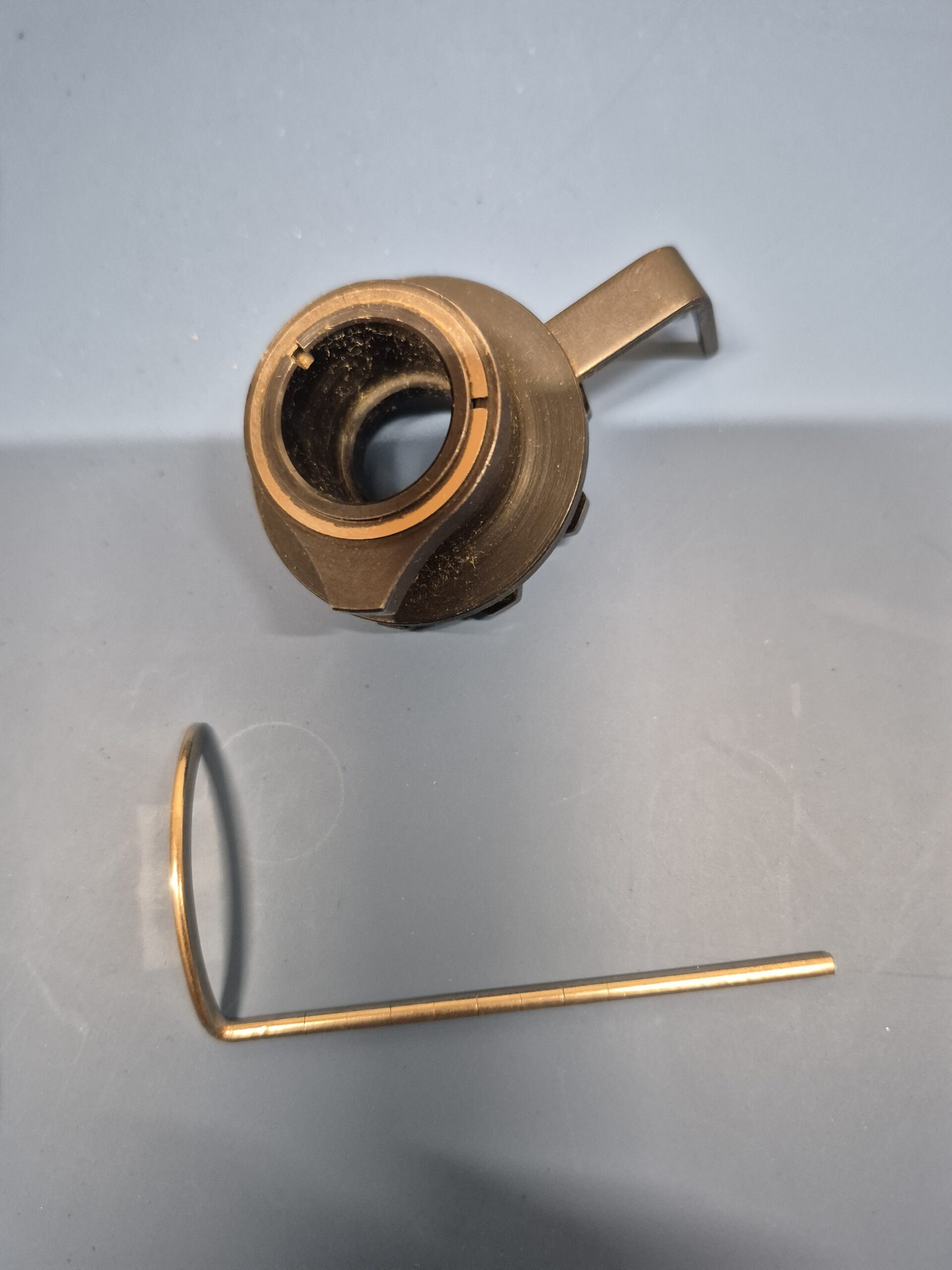 Elan Buttonhole Disk Cam with Guide Bar - Image 5