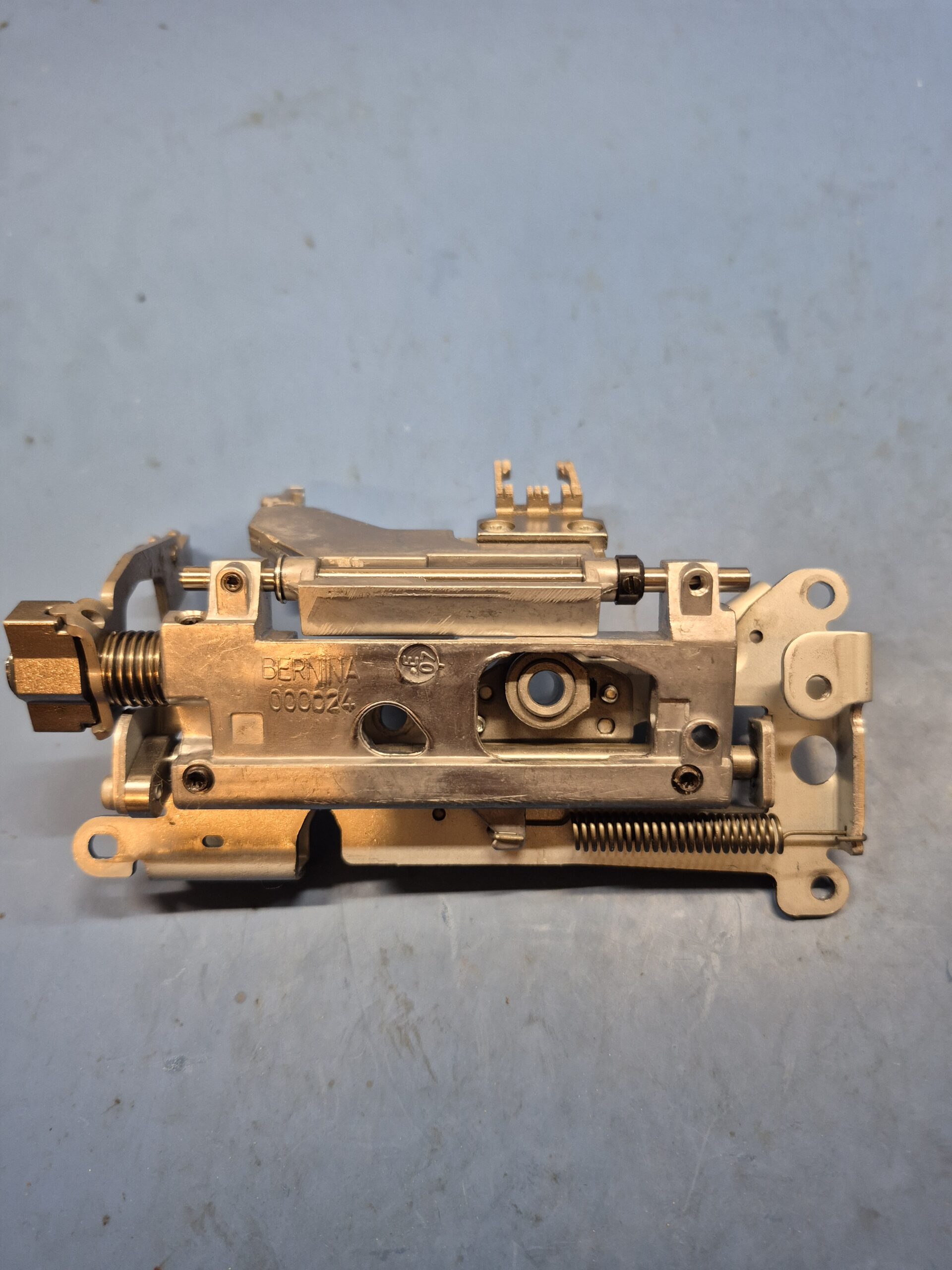 Bernina 430/440QE Feed Dog Assembly
