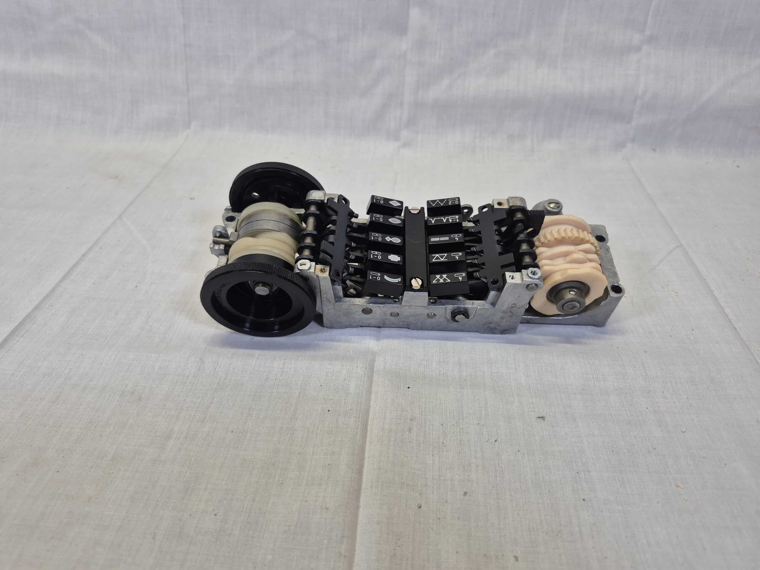 PFAFF 1222 Push Button Cam Stack Stitch Regulator