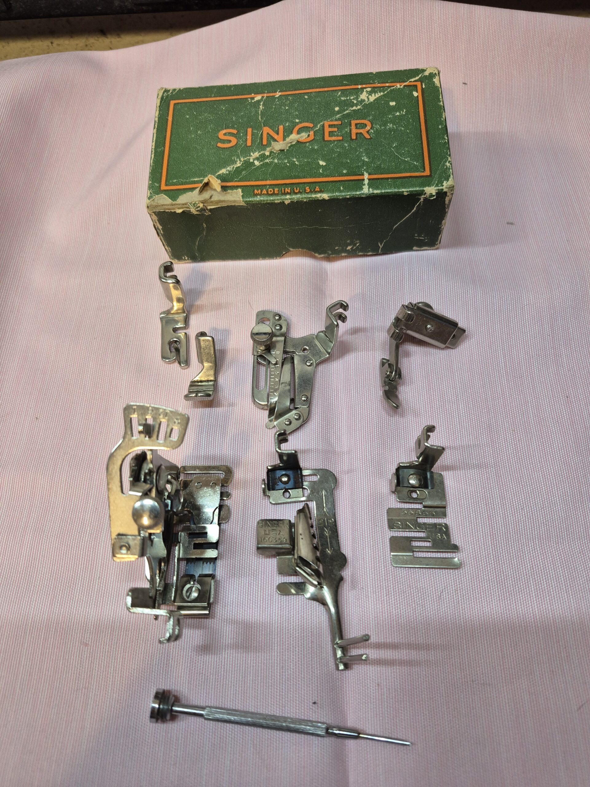 Singer Sewing Machine Attachment Set -121903