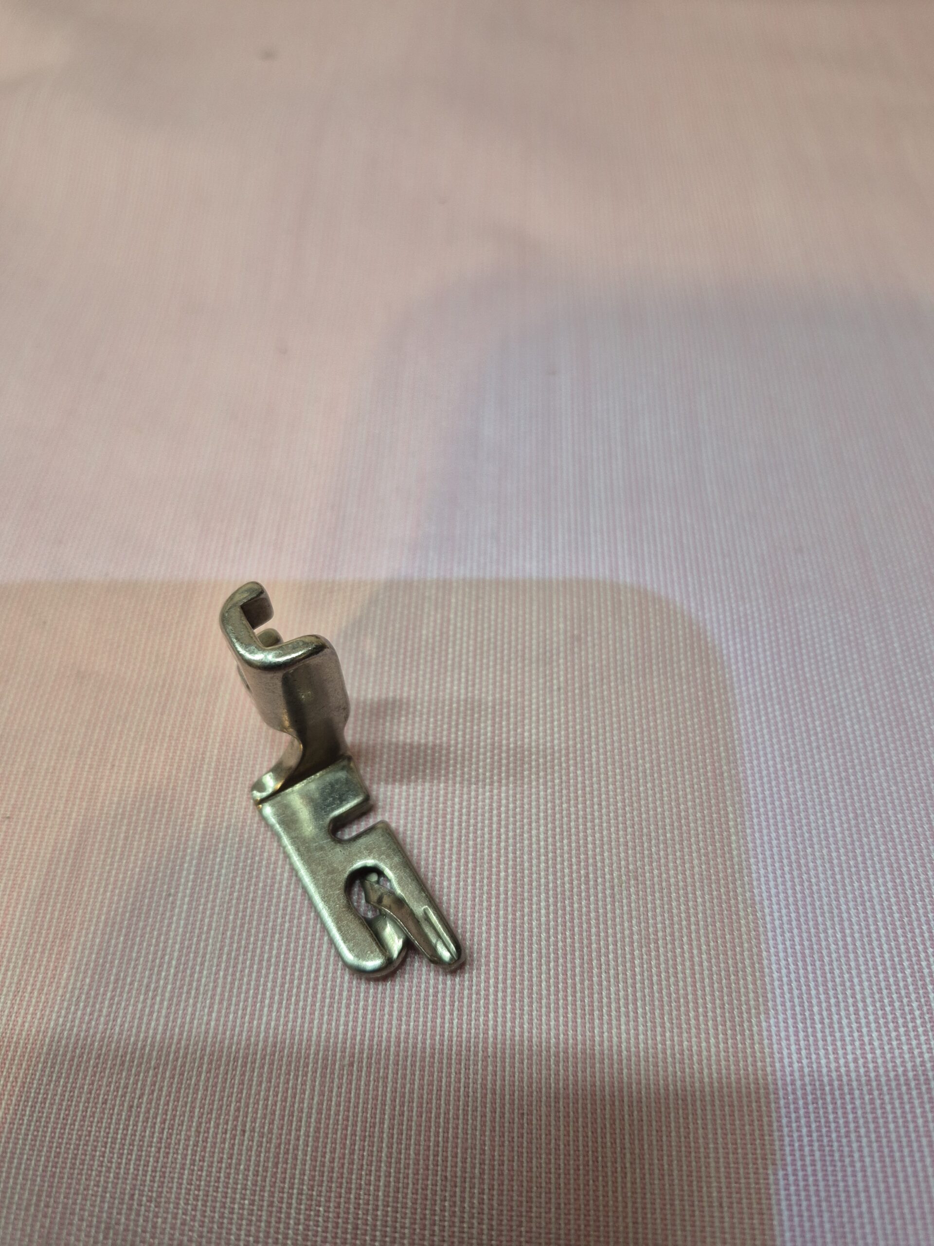 Singer Vintage Narrow Rolled Hemmer Foot - 120855 120842