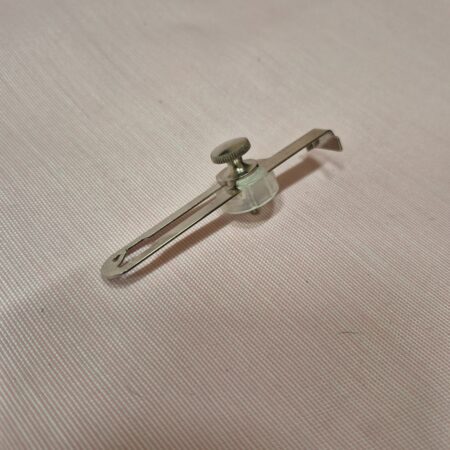 Singer Cloth Guide #161172 - Slant Needle Models 301, 401, 500, 600 Series