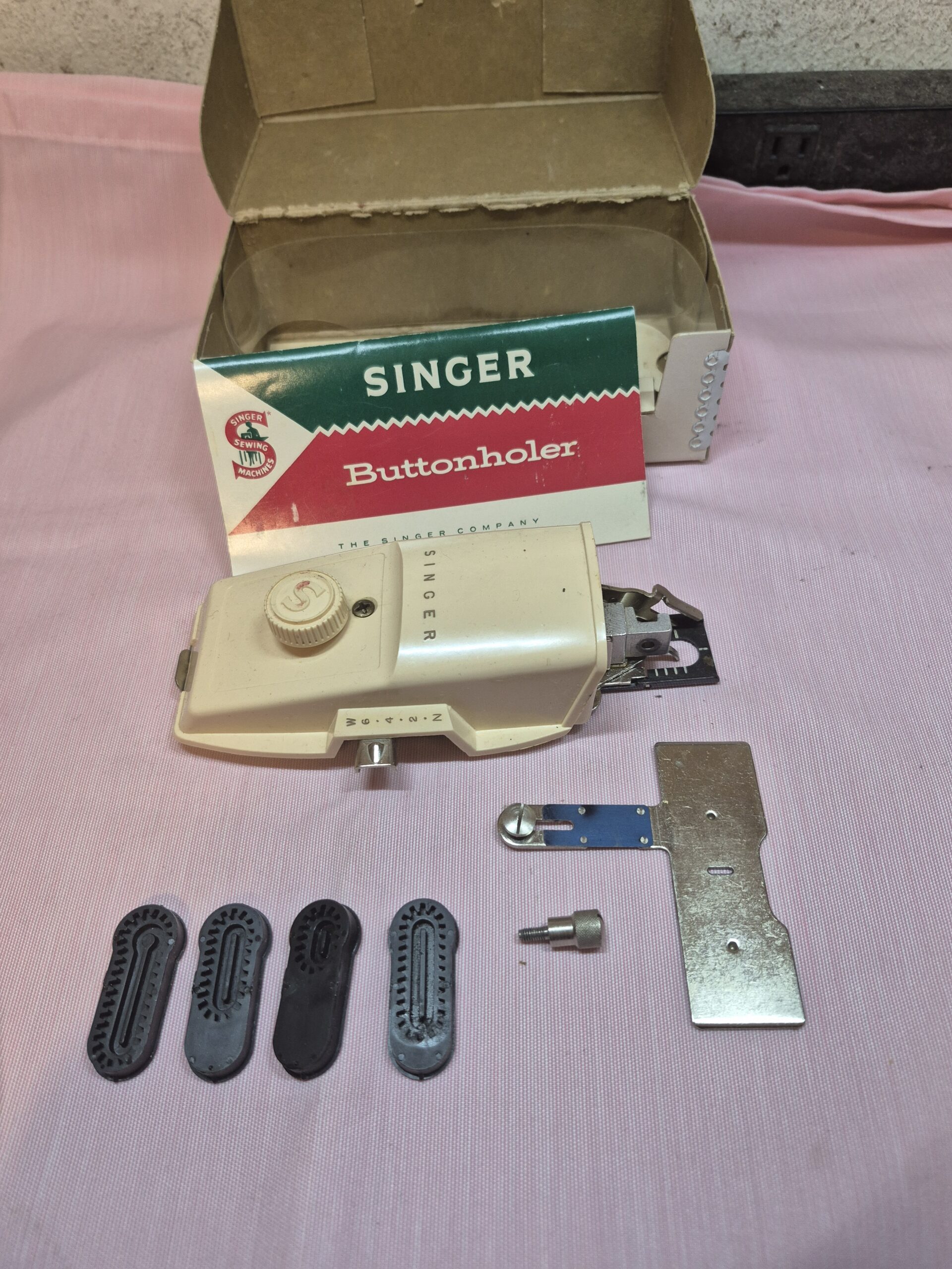 Singer Buttonholer - 489510 - For vertical needle sewing machines