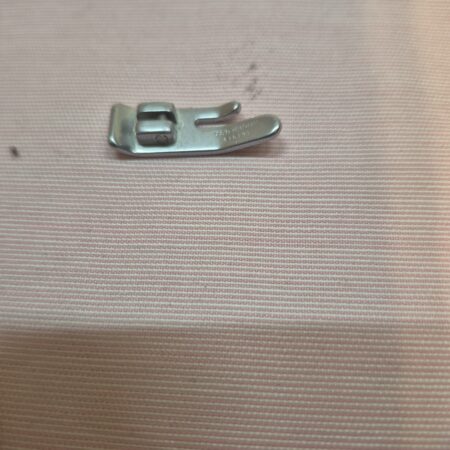 Singer Slant Needle Straight Stitch Foot - 161919